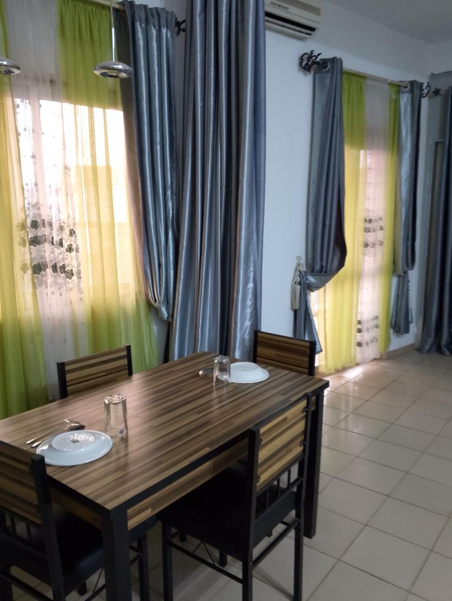 Appart Meuble Le Dakota Yaoundé Eksteriør billede